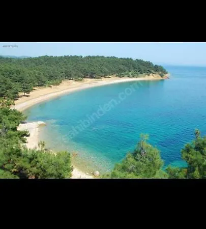 Denize 300 Mt Camlik Icinde Bahceli Muestakil Ev *